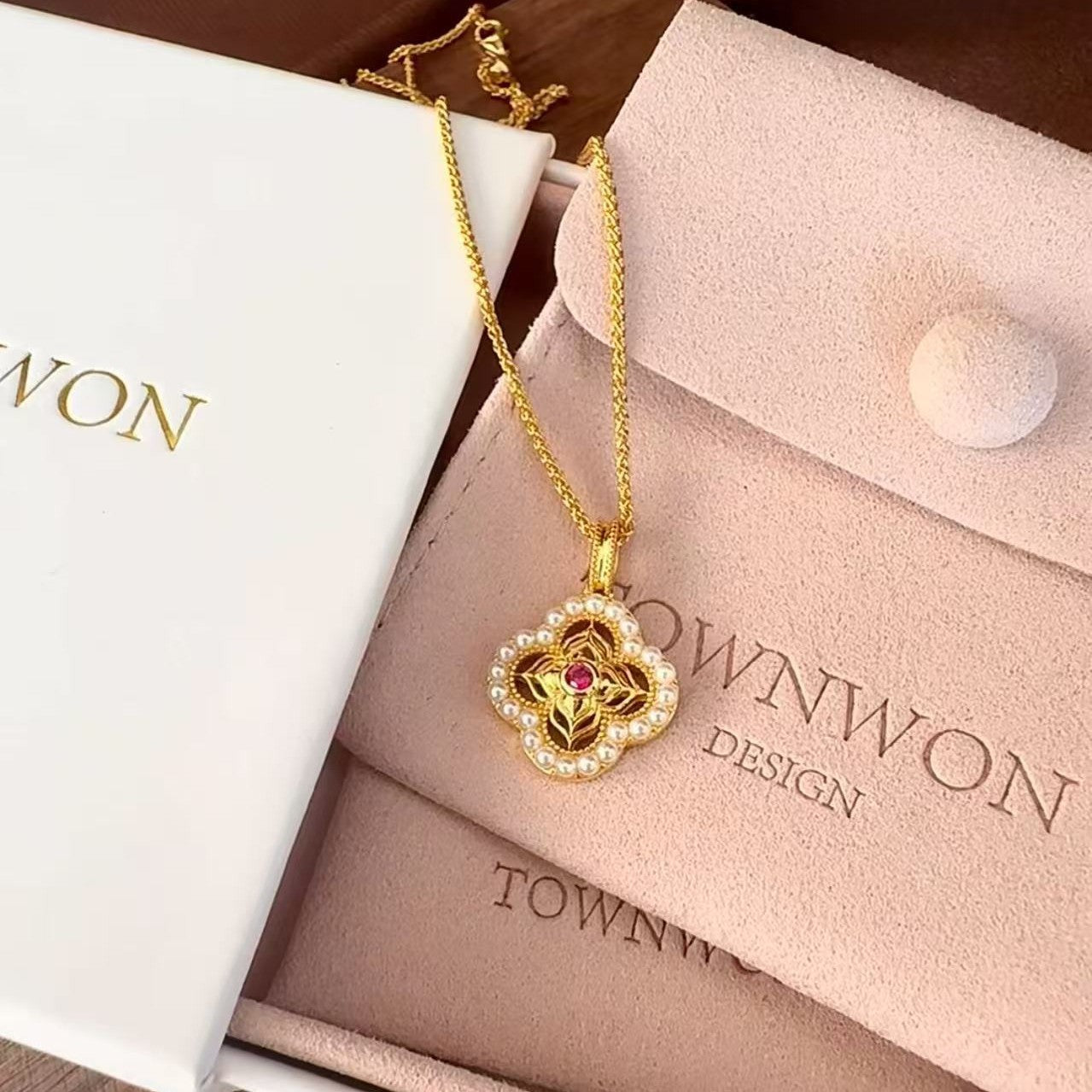 New Chinese Style Red Corundum Paper-cut Window Flower Pearl Necklace Light Luxury High-end Versatile