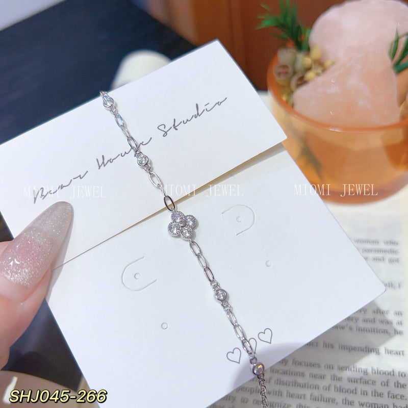 S925 Sterling Silver Crushed Ice Butterfly Bracelet for Women, Sparkling Exquisite Carousel Bracelet, High-End Niche Jewelry