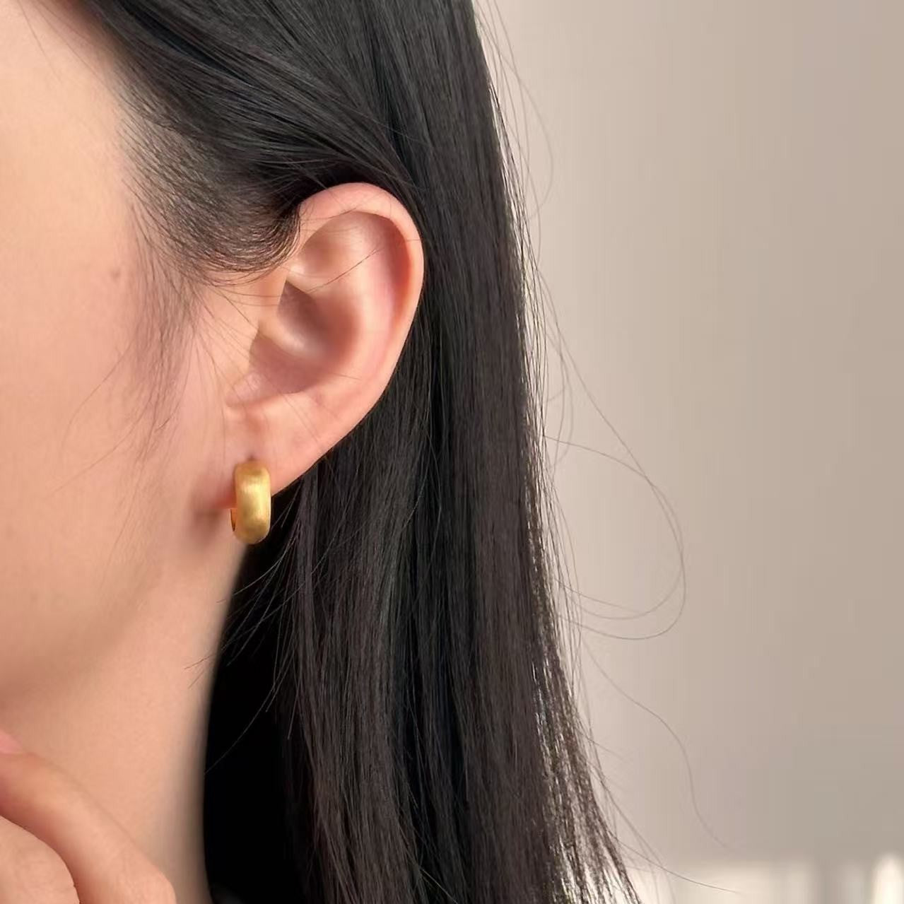 High-end Minimalist Brushed Earrings Elegant Simple Fashionable Minimalist Versatile Earrings Studs