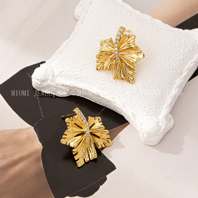 S925 Silver Needle Earrings Maple Leaf 18K Real Gold Earrings for Women Runaway Princess High-end Design Versatile Ear Jewelry