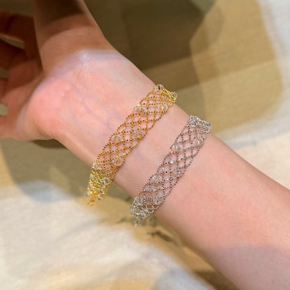 Pure Silver S925 French Retro Sparkling Hollow Lace White Crystal Bracelet Light Luxury Fashionable Elegant Jewelry