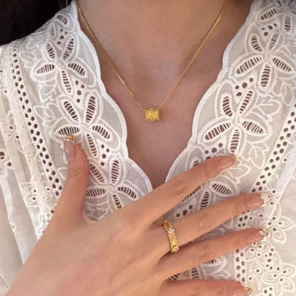 Pure Silver S925 Brushed Craft Four-Leaf Clover Kaleidoscope Necklace and Ring Set Fashionable Elegant Light Luxury