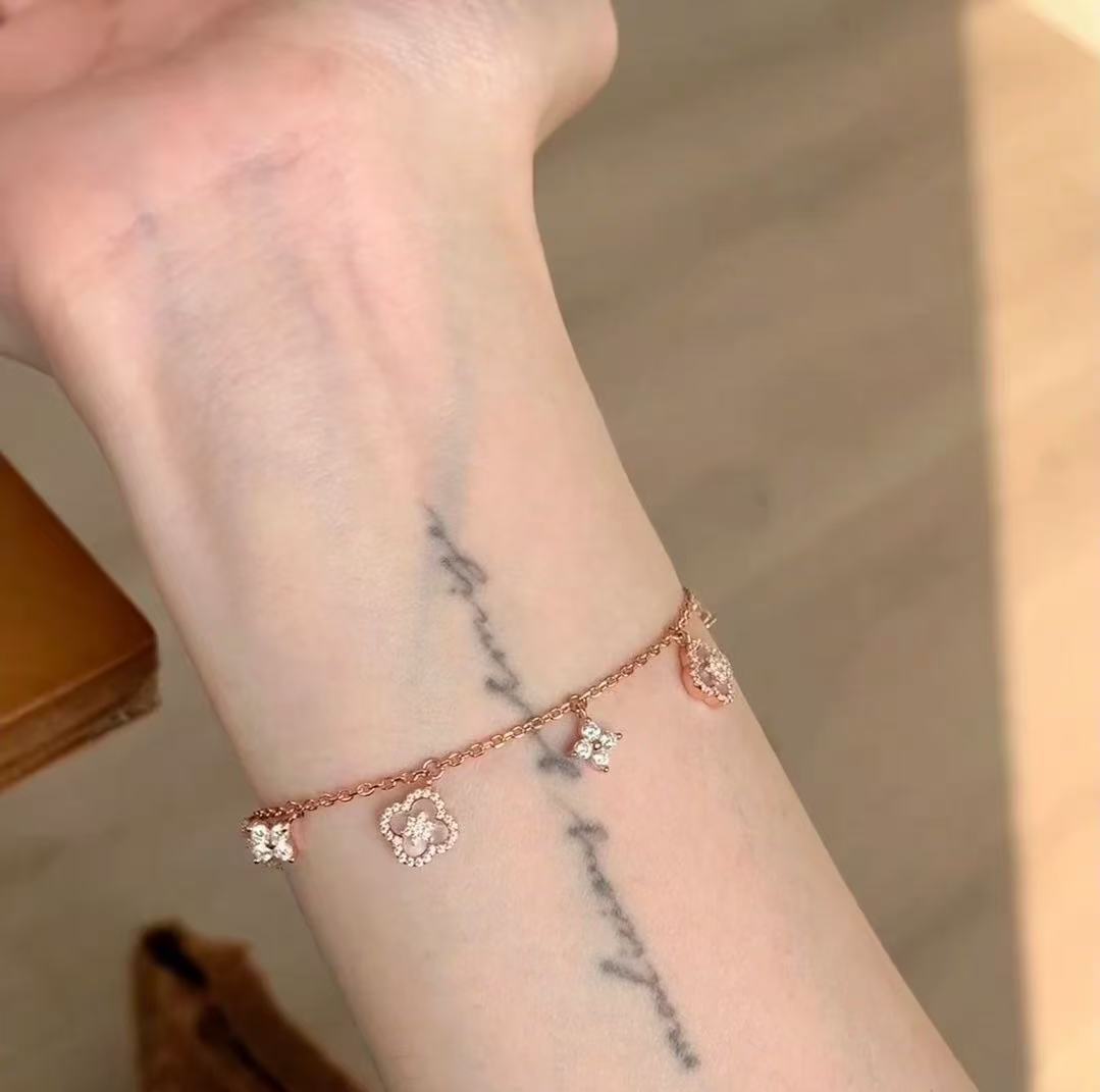 Pure Silver S925 Natural Pink Shell Four-Leaf Clover Bracelet Fashion Simple Commuting Wristband Niche High-End Feel Jewelry for Women