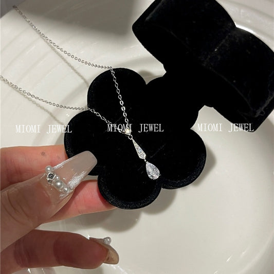 Timeless Classic! Stunning Teardrop Necklace S925 Sterling Silver Tassel Teardrop Collarbone Chain Single Diamond Sparkling Diamond