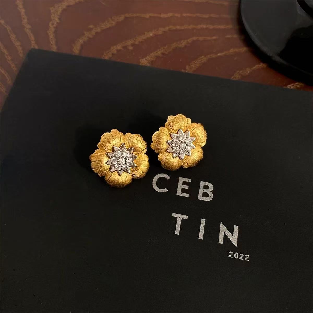 Pure Silver S925 Brushed Craft Color-Plated Wealth Flower Earrings Fashionable Light Luxury Exquisite High-Grade Inlaid with Diamonds