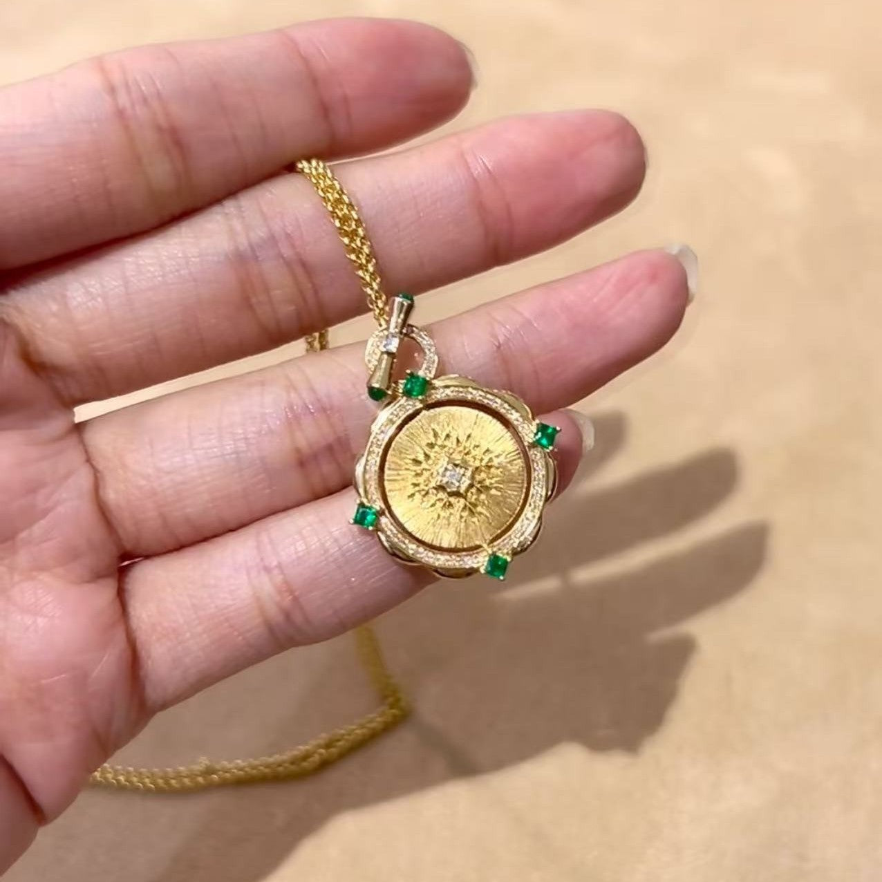 Sterling Silver S925 Brushed Craftsmanship Emerald Queen Double-Sided Rotatable Necklace Exquisite Unique Temperament Collarbone Chain