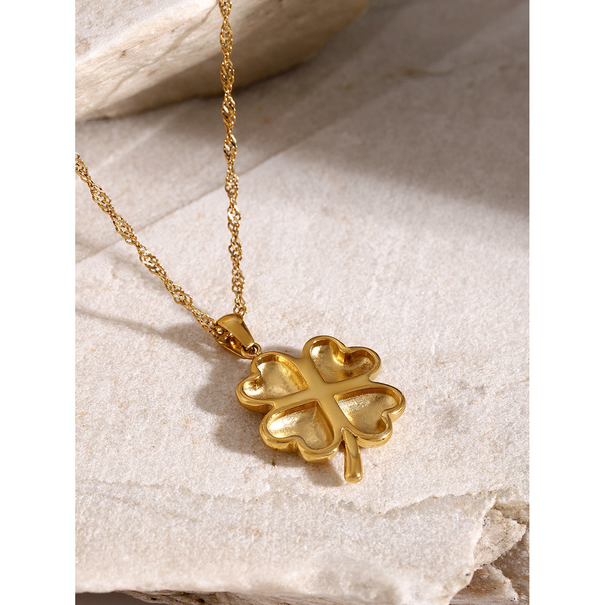 18K Gold Stainless Steel Four-Leaf Clover Pendant Necklace INS Summer New Niche Fashion Simple Titanium Steel Necklace Pendant
