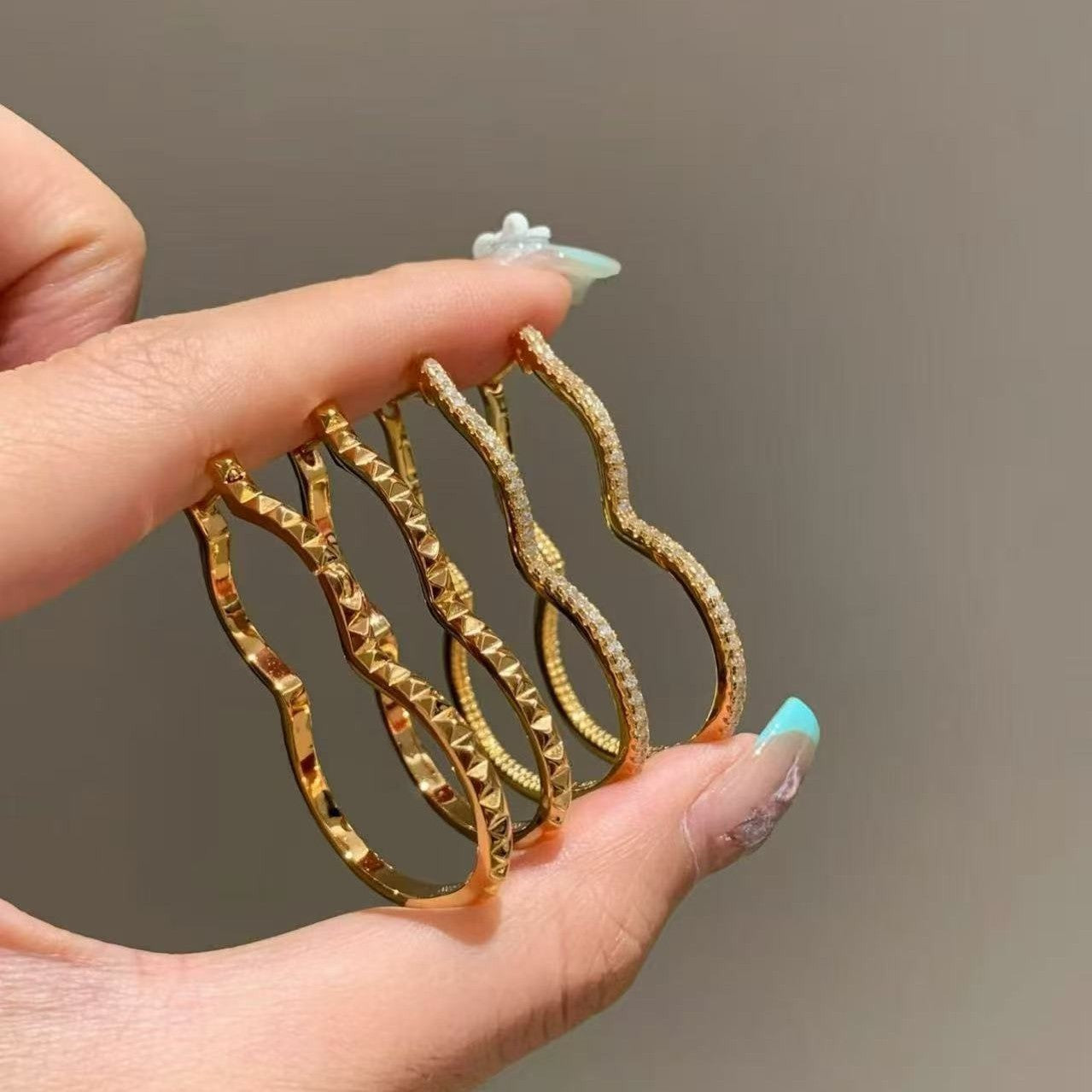 Pure Silver S925 High Carbon Diamond Gourd Earrings Ins Style Cool and Elegant Niche Design Exquisite Light Luxury Earrings