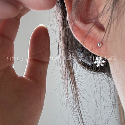 S925 Sterling Silver Snowflake Stud Earrings for Women, Niche Design, Simple and Versatile, Korean Christmas Ear Piercing Jewelry