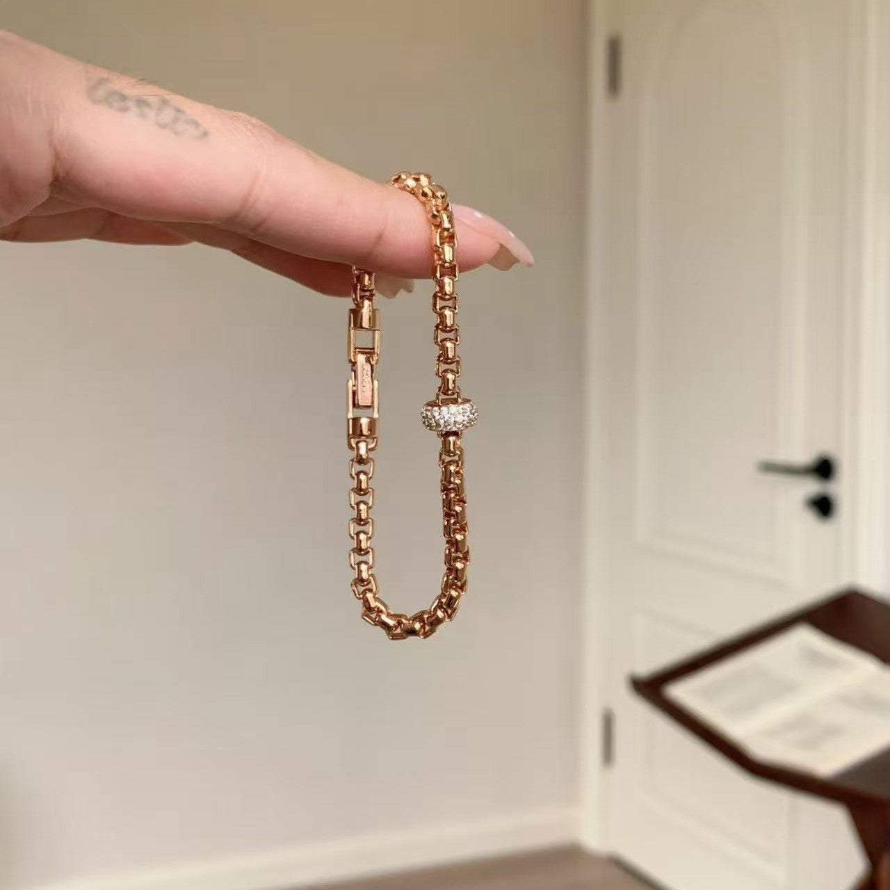 Pure Silver S925F Grape Vine Minimalist Interlocking Bracelet Light Luxury Smooth Versatile High-end Feel