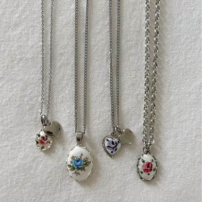 French Retro Oil Painting Style Floral Pendant Versatile High-end Multiple Styles Available