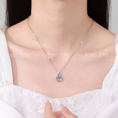 925 Sterling Silver Moissanite Pendant Clavicle Chain V-shaped Round Versatile Round Moissanite Necklace