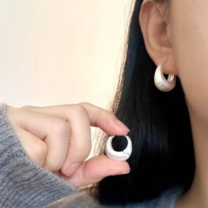 Minimalist Cool Style Brushed Simple Ear Cuff Earrings Niche Design Sense High-end Petite Fashion Versatile Ear Jewelry Ear Studs