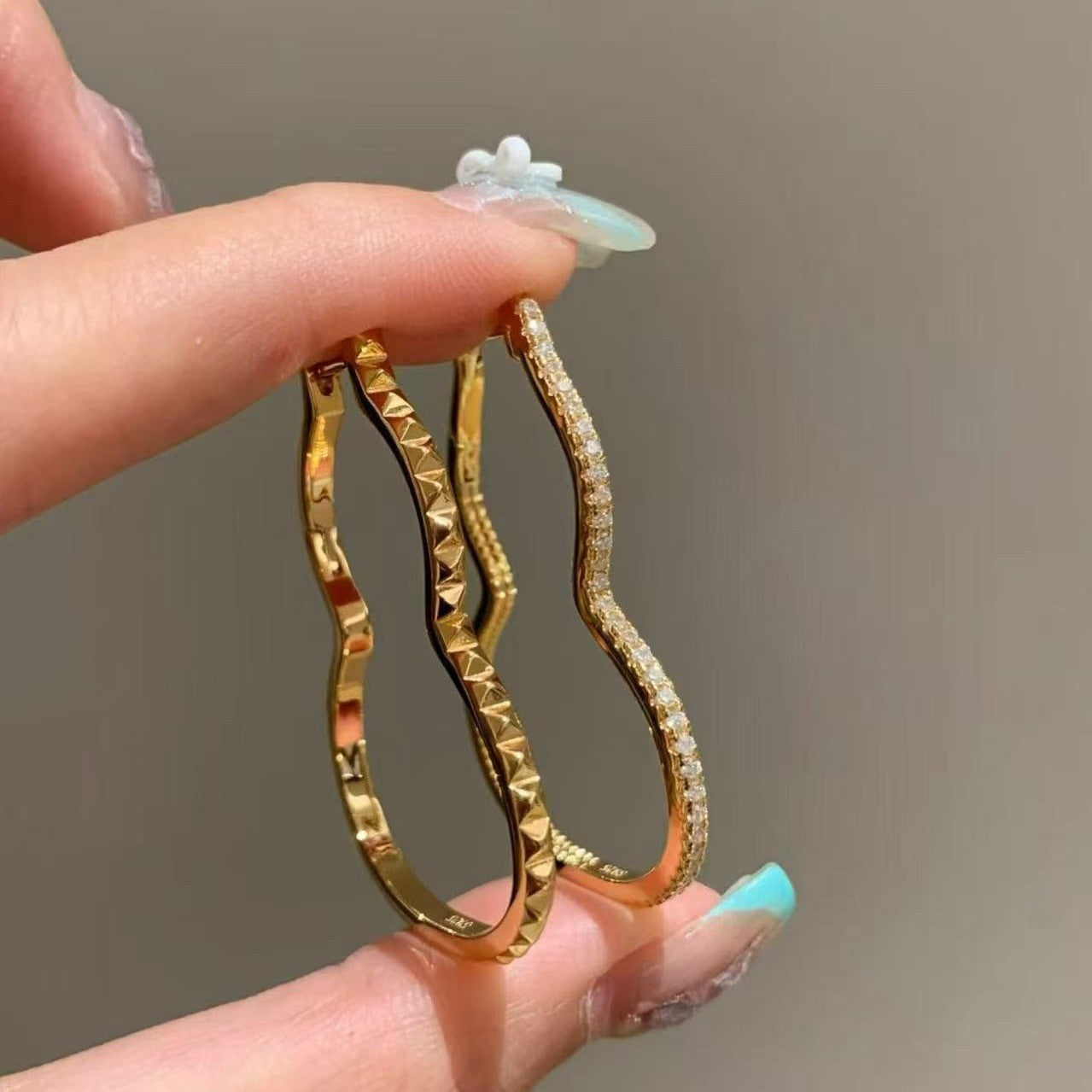 Pure Silver S925 High Carbon Diamond Gourd Earrings Ins Style Cool and Elegant Niche Design Exquisite Light Luxury Earrings