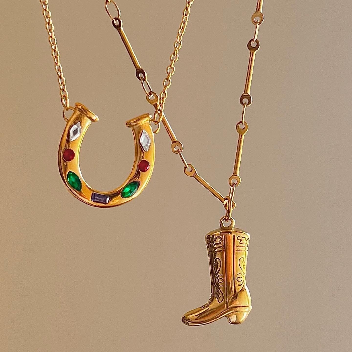 Stainless Steel gold Lucky Horseshoe U-Shaped Necklace Rainbow Element Kaleidoscope Lucky Symbol Inlaid Diamond Collarbone Chain for Women Color Retention