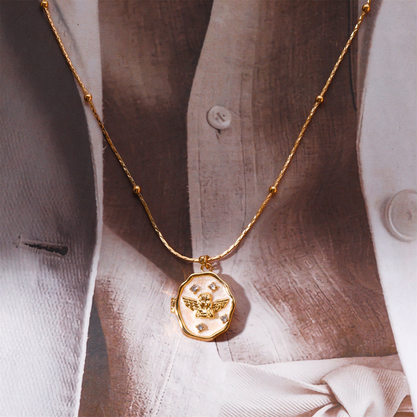 Angel Open and Close Photo Album Box Necklace Pet Photo Frame Necklace for Women Artistic Retro Collarbone Chain