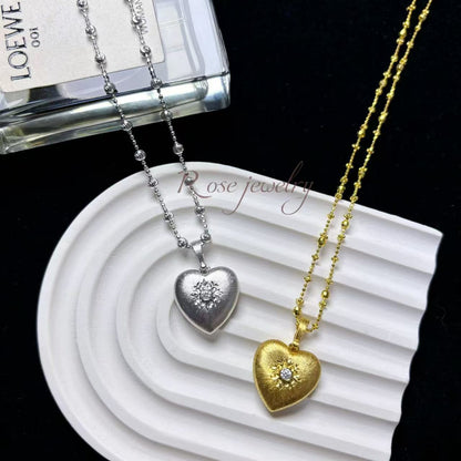 Italian Vintage Style Brushed Craft Cloth Heart Pendant Fairy Chain Niche Design Versatile High-end