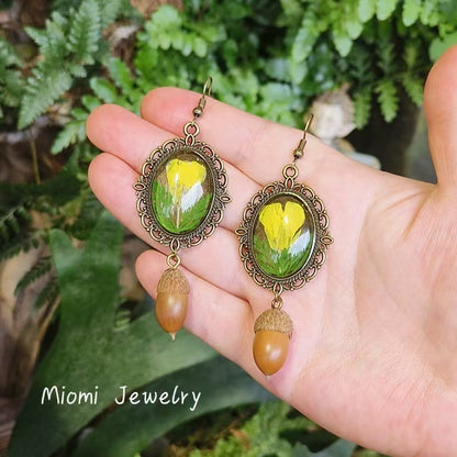 Forest-Style  Handmade Vintage Mori Girl Fresh Minimalist Court Lace Earrings with Real Preserved Flowers