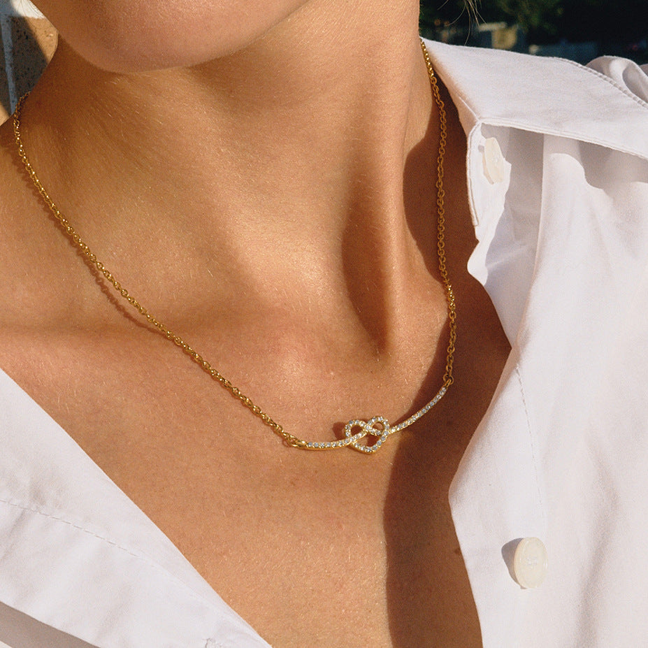 Titanium Steel Rhinestone Heart Necklace Light Luxury Niche Collarbone Chain Stainless Steel Jewelry for Women High-End Feel Jewelry