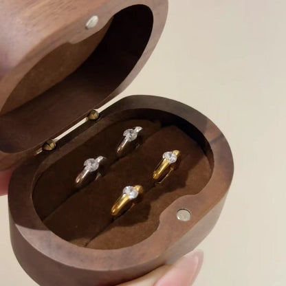 High Carbon Diamond UFO Earrings Daily Versatile Earrings Light Luxury High-end Niche Design Simple and Exquisite