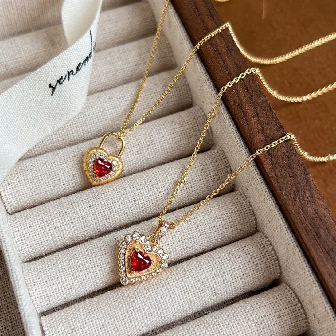 Brushed Craft Heart-shaped Ruby Heart Necklace Niche Luxury Sparkling Diamond Brushed Heart Necklace for Women Ins Super Fairy