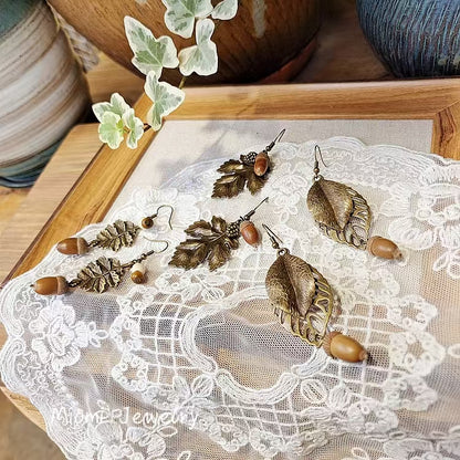 Forest-Style Handmade Vintage Creative Fresh Minimalist Necklace for Women - with Baby's Breath Dried Flowers, Preserved Plants & Glass Cover, Versatile