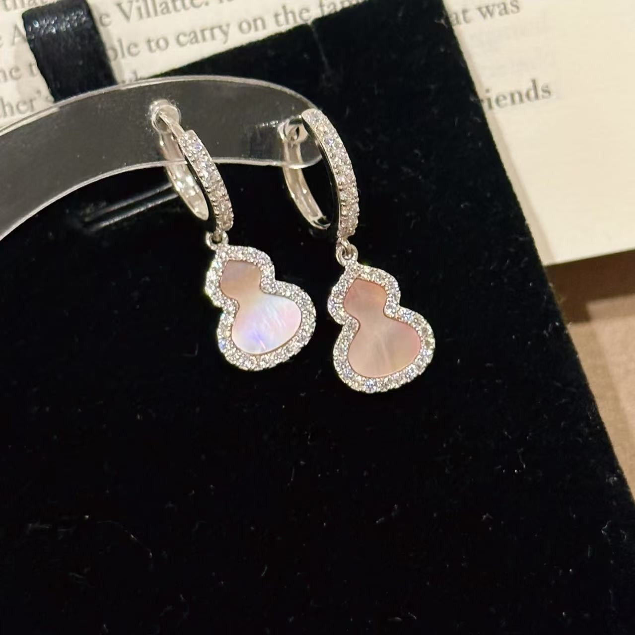 New Chinese Style Natural Pink Shell Gourd Earrings Necklace Set Niche Simple High-end Light Luxury Fashionable Versatile