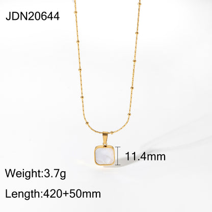 Minimalist Sweet Cool Shell Necklace for Women, Light Luxury Niche Gold Collarbone Chain, High-End Accessory, 2023 New Hot Item
