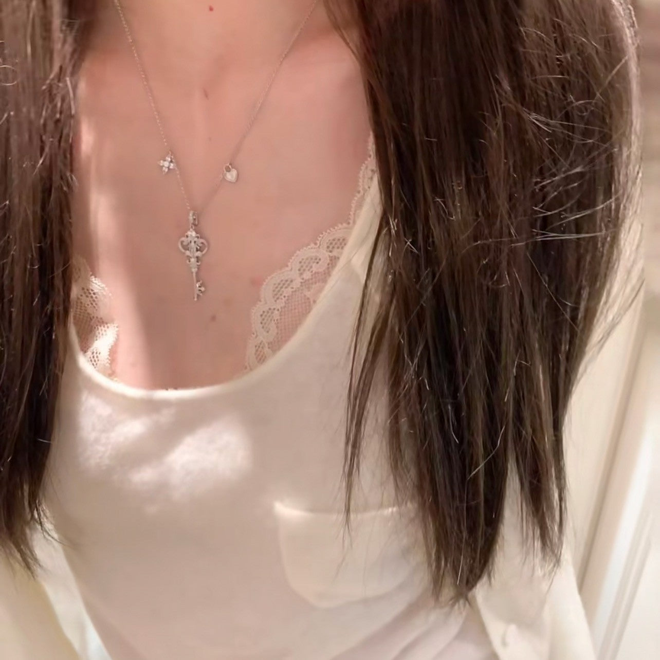 Sterling Silver S925Brushed Craft Iris Flower Fairy Wand Key Necklace for Women, Niche Light Luxury High-end Collarbone Chain