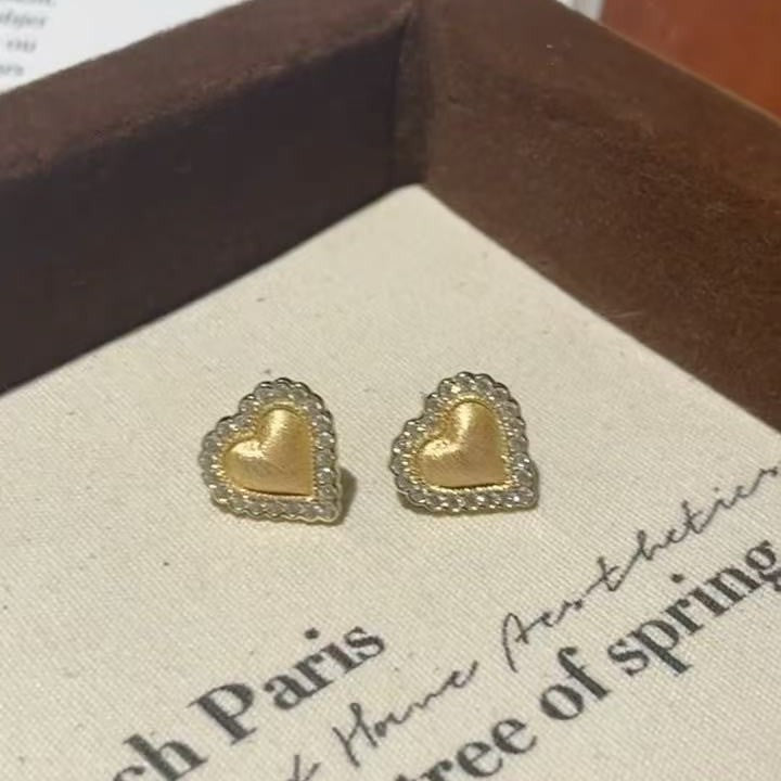Vintage Style Brushed Craft Heart Earrings Light Luxury High-end Fashion Heart-shaped Simple Petite Commuting Versatile Earrings