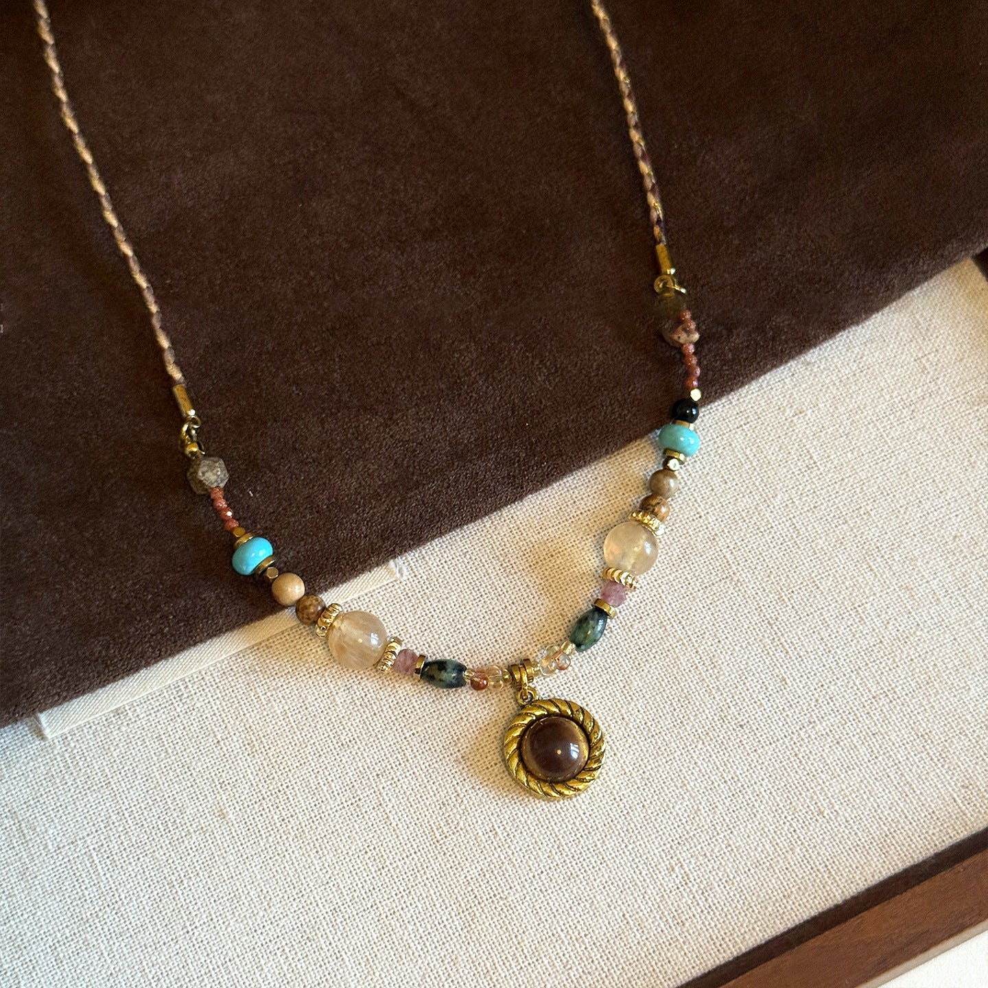 natural Tiger Eye Stone Heart Beaded Necklace Vintage Autumn Winter Elegant Simple Collarbone Chain