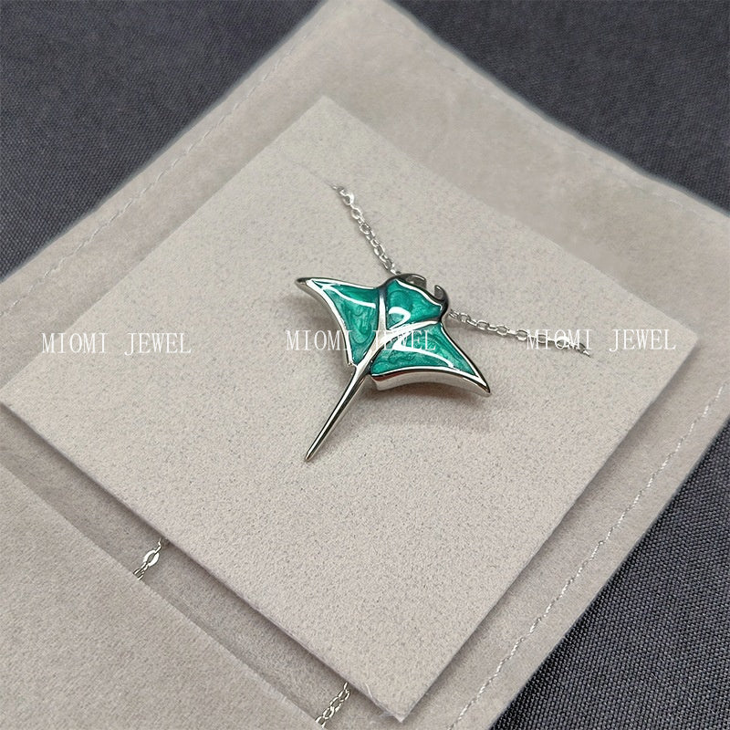S925 Sterling Silver Manta Ray Pendant Necklace Unique Personality Design Marine Life Manta Ray Pendant Choker