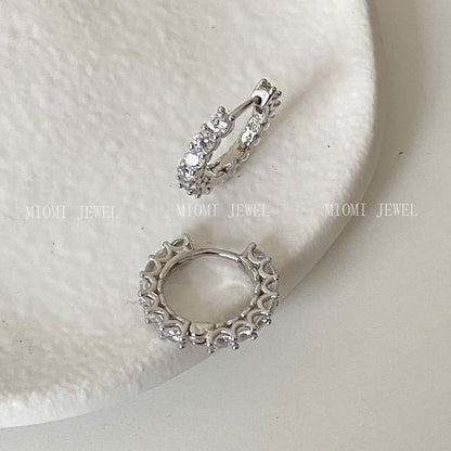 Weian Jewelry S925 Sterling Silver Round Earrings with Inlaid Diamonds, Exquisite and Elegant Commuting Style Earrings, Versatile Design for Women E004