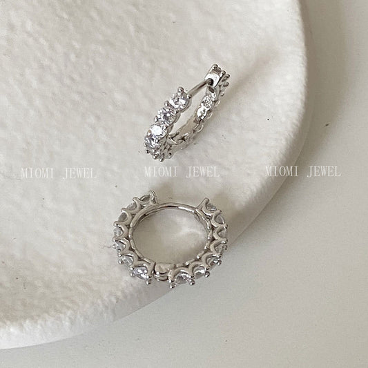 Weian Jewelry S925 Sterling Silver Round Earrings with Inlaid Diamonds, Exquisite and Elegant Commuting Style Earrings, Versatile Design for Women E004