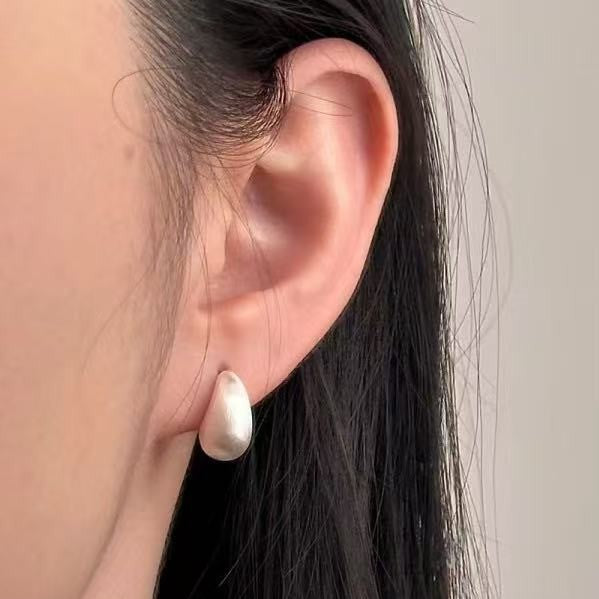 Water Drop Metal Brushed C-shaped Earrings for Women, Light Luxury High-end Hong Kong Style Earrings, Popular Simple Ear Jewelry