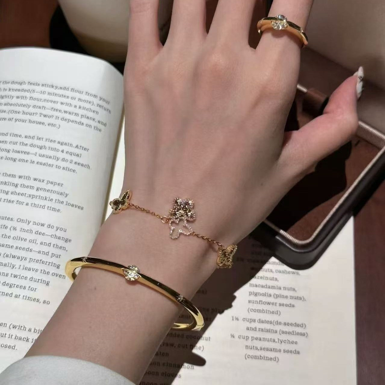 Pure Silver S925 CNC Crushed Ice Butterfly Bracelet Light Luxury Retro High-end Bracelet Elegant Socialite Style Versatile Temperament