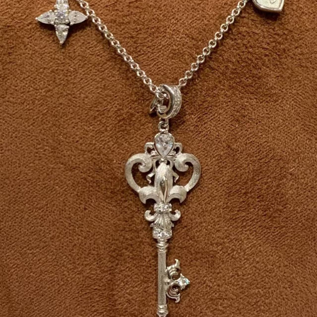 Sterling Silver S925Brushed Craft Iris Flower Fairy Wand Key Necklace for Women, Niche Light Luxury High-end Collarbone Chain