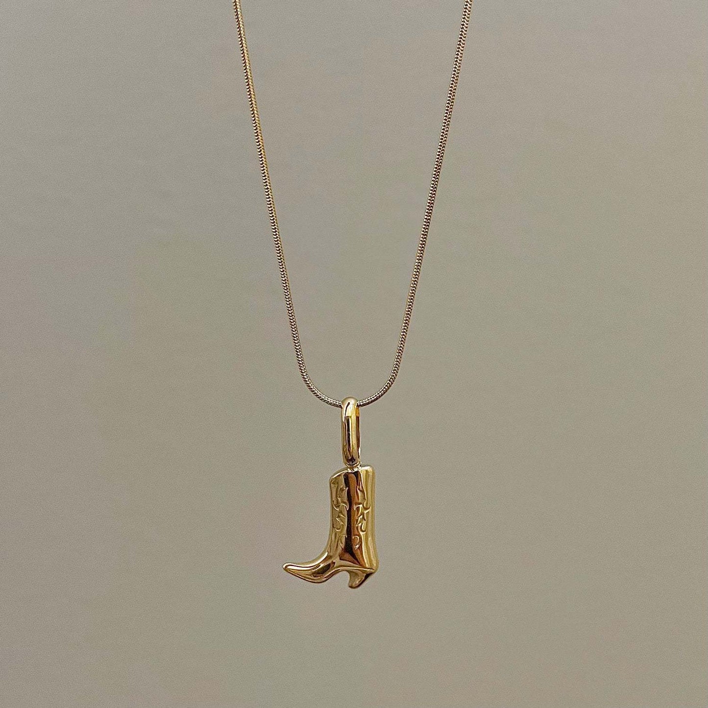 Stainless Steel gold Lucky Horseshoe U-Shaped Necklace Rainbow Element Kaleidoscope Lucky Symbol Inlaid Diamond Collarbone Chain for Women Color Retention