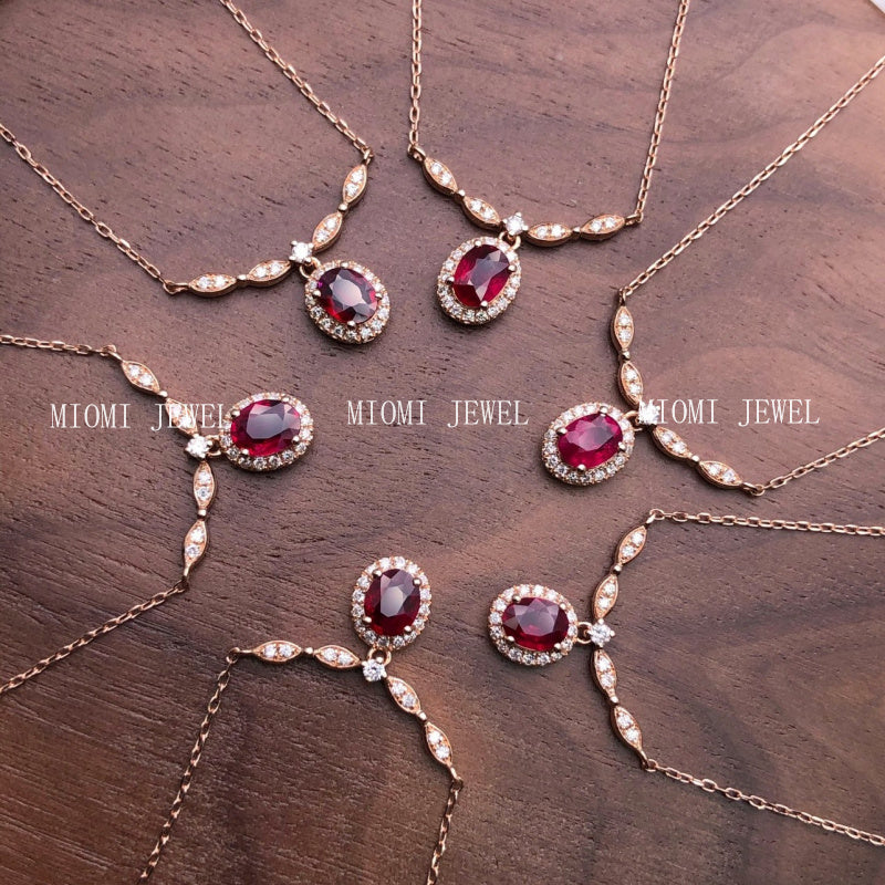 S925 Sterling Silver Pigeon Blood Ruby Pendant Necklace for Women, Niche Light Luxury, Rich Family Style, Evening Accessories, Collarbone Chain