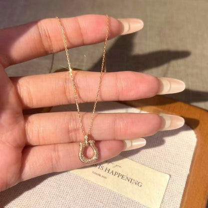 S925 Sterling Silver High Carbon Diamond Light Luxury Style Horseshoe Buckle Necklace Fashion High-end Style Elegant Niche Light Luxury Design