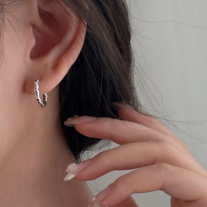 Korean Version Four-Leaf Clover 925 Silver Old Bone Flower Earrings for Women, Simple Fashion Trendy Personality Exquisite Geometric Studs