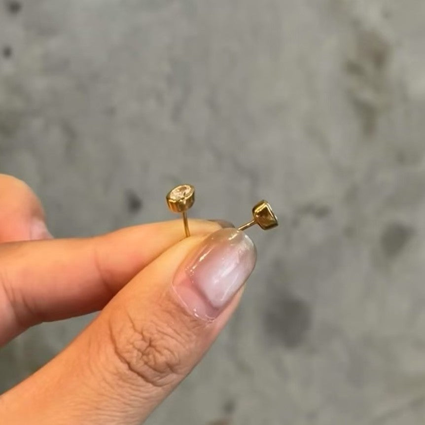 Pure Silver S925 High Carbon Diamond Ear Studs Oval Shape Small Niche Elegant Petite Exquisite