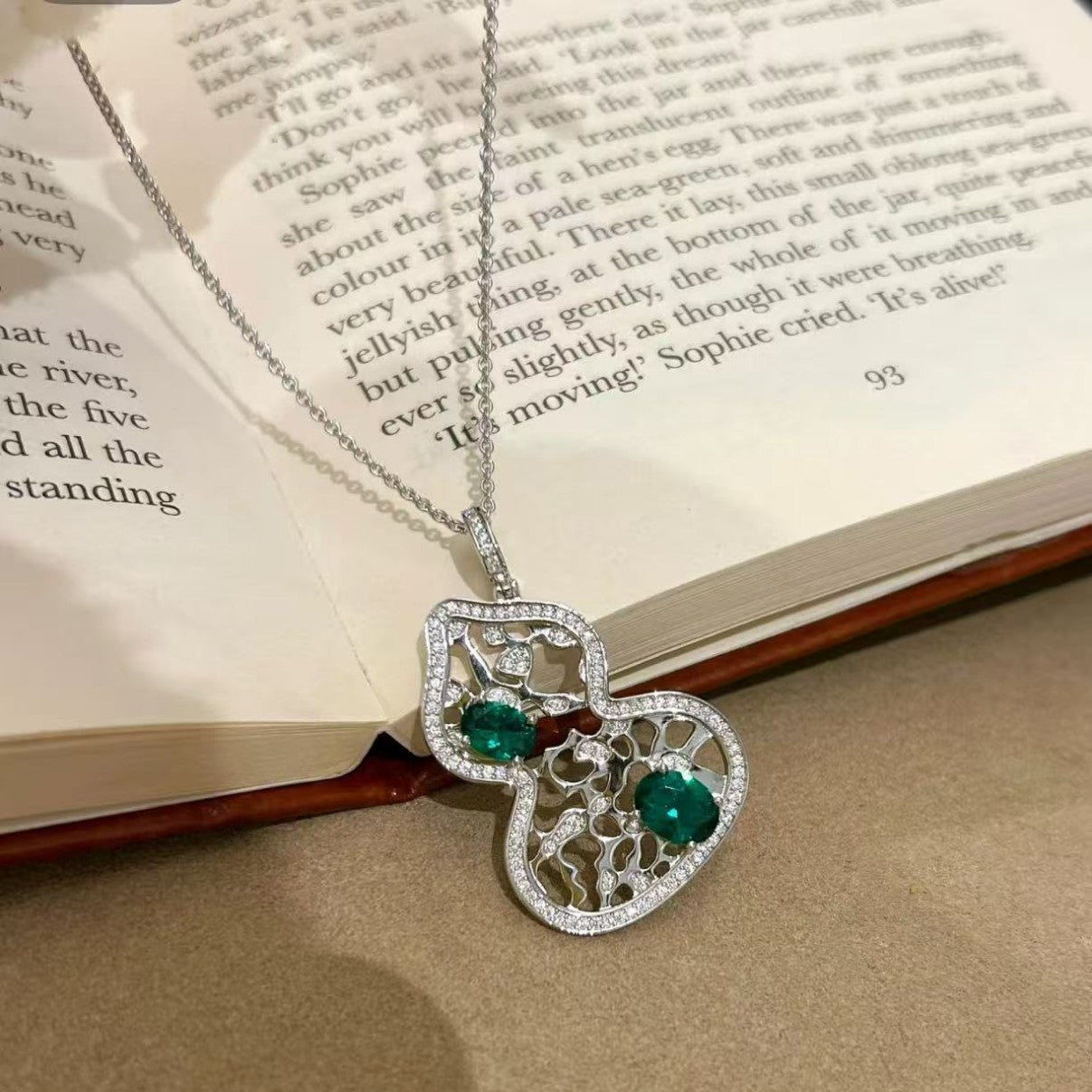 Pure Silver S925 National Style New Chinese Hollow Flower Window Emerald Gourd Fortune Necklace Vintage Exquisite Choker Light Luxury