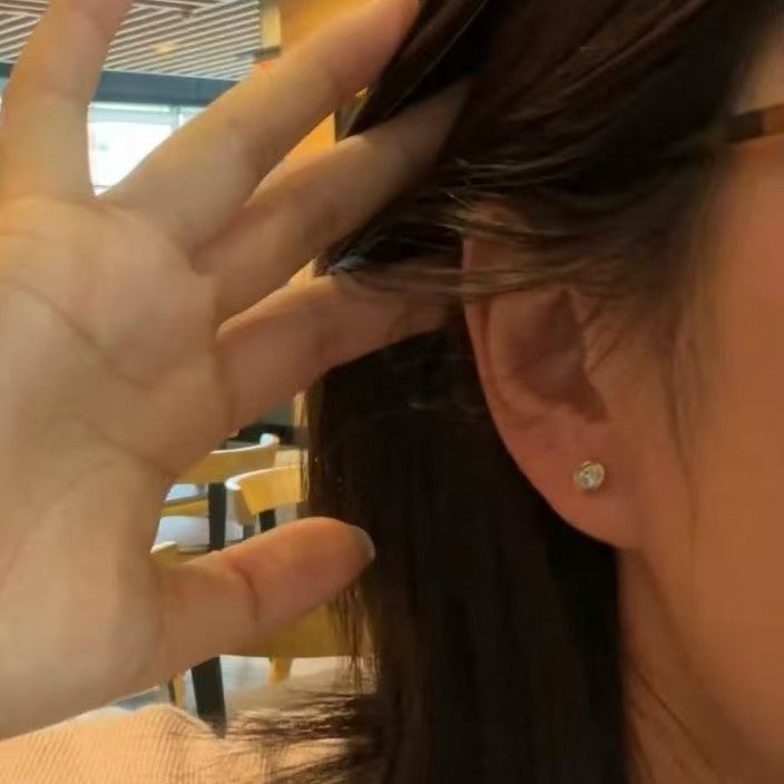 Pure Silver S925 High Carbon Diamond Ear Studs Oval Shape Small Niche Elegant Petite Exquisite