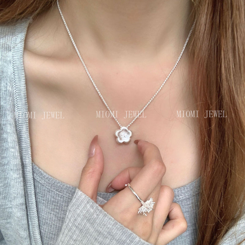 S925 Sterling Silver Vintage Brushed Flower Necklace for Women Retro Light Luxury Niche Design Hot-Selling Collarbone Chain