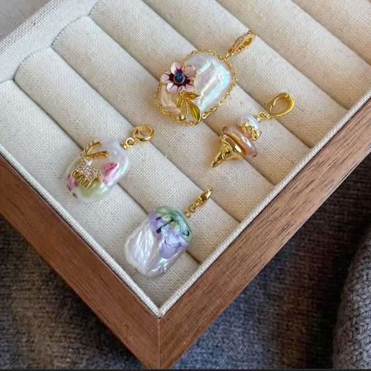 Oil Painting Baroque Pearl Universal Clasp Necklace Pendant Light Luxury High-end Universal Clasp Pendant Single Pendant