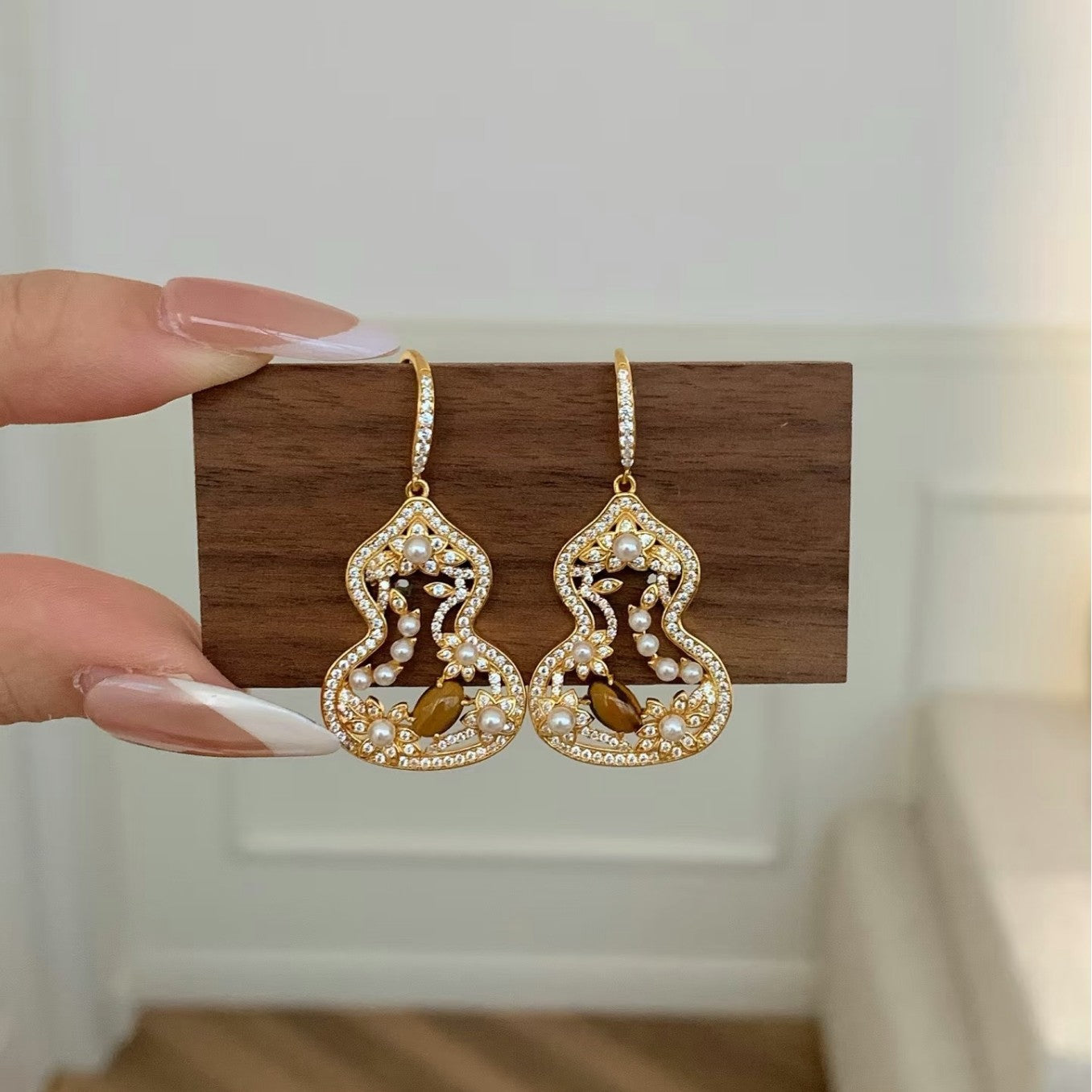 Sterling Silver S925 Autumn Winter Essential Natural Tiger Eye Pearl Gourd Necklace Earrings Set Light Luxury High-end Niche Versatile