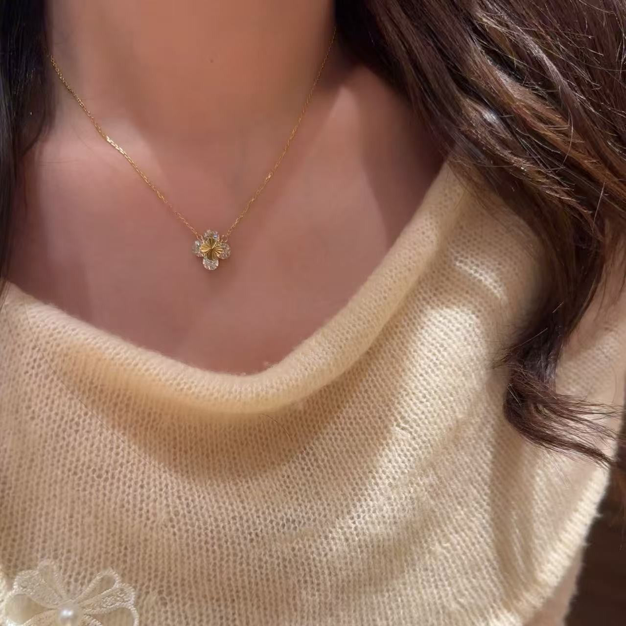 Sterling Silver S925 Niche Light Luxury Ins Style Laser Four-Leaf Clover Necklace and Earring Set Exquisite Gentle Elegant Temperament