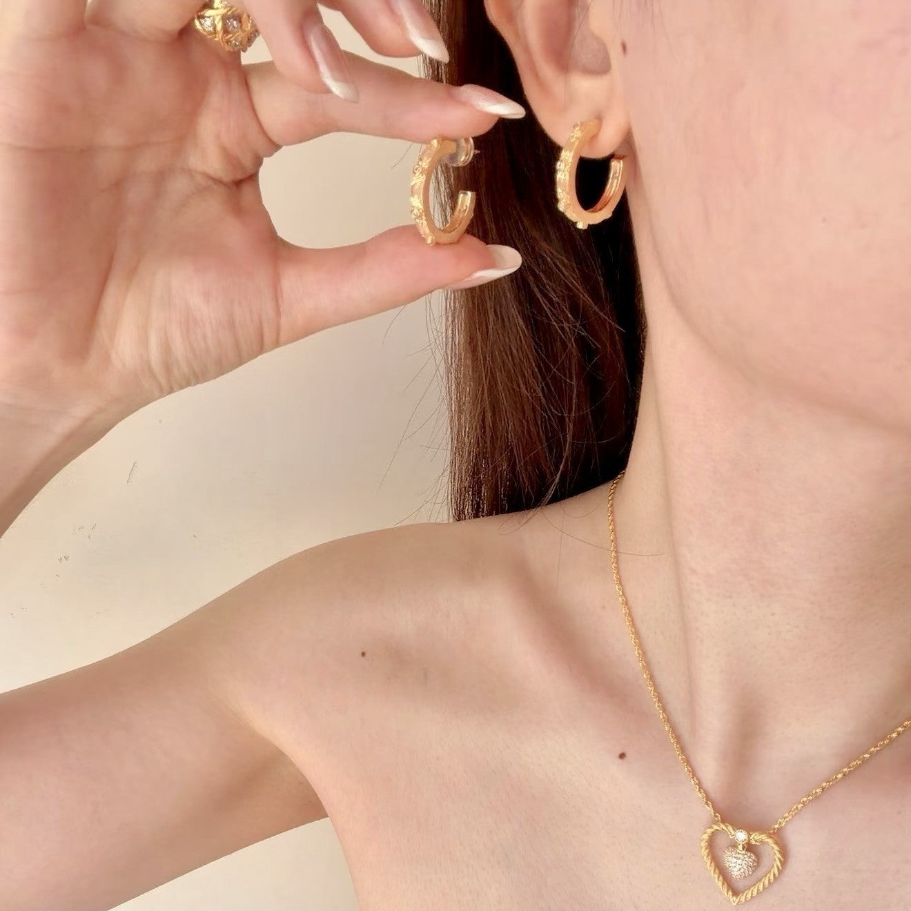 Pure Silver S925 Italian Brushed Craft Family Style Earrings Light Luxury Retro Palace Style Niche High-end Earrings