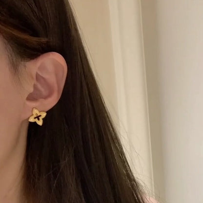 Vintage Brushed Craft Lucky Four-Leaf Clover Earrings Fashionable Commuting Versatile Elegant Earrings High-End Feel Earrings for Women